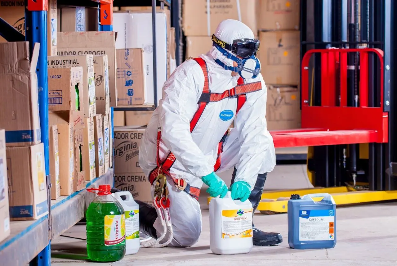 First aid for chemical exposure at work
